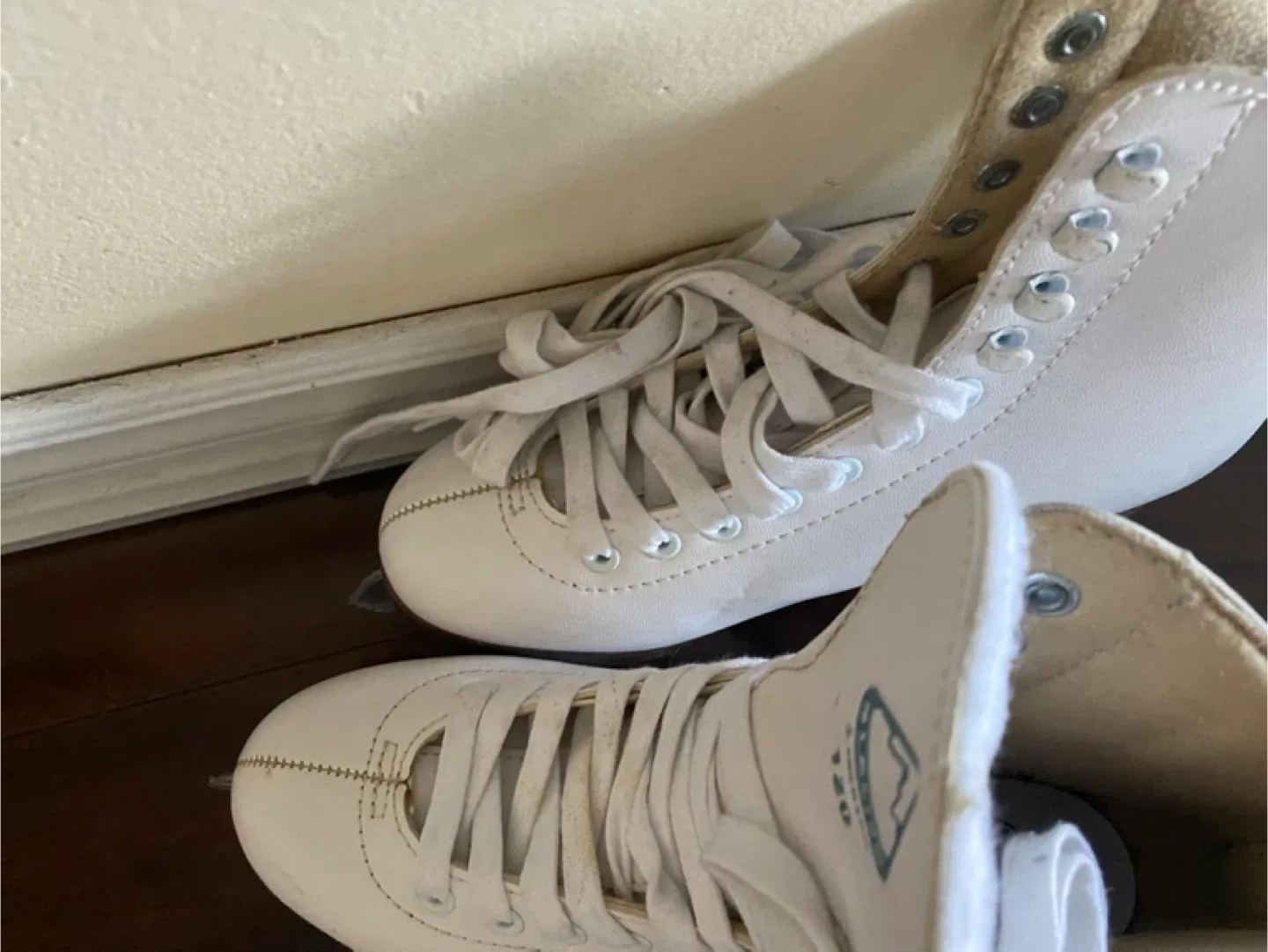 Jackson Glacier 120 White Ice Skates - Size 5 image indicator(3)