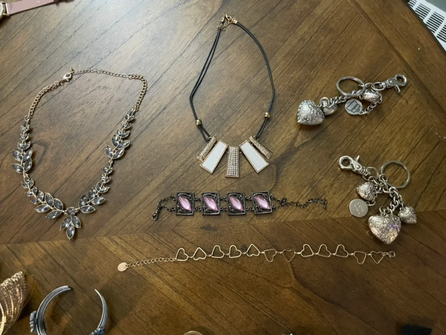 Assorted Rings and Jewelry image indicator(6)