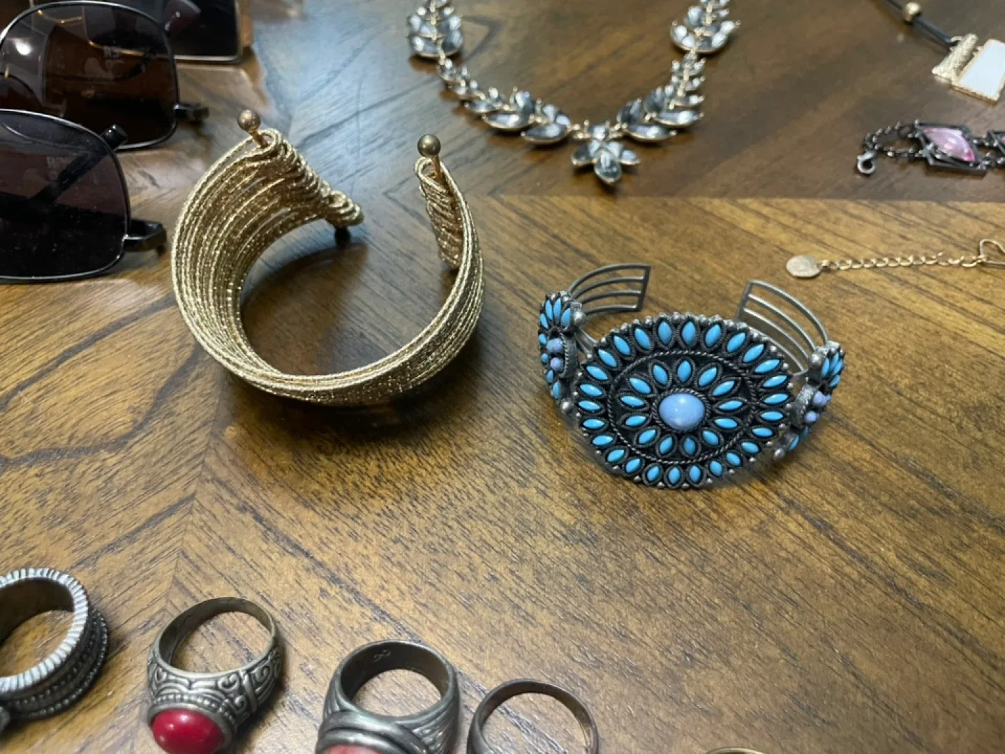 Assorted Rings and Jewelry image indicator(3)