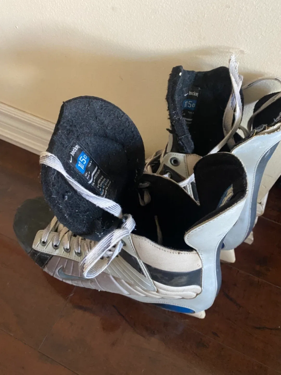 Nike Hockey Skates - Size 10.5 image indicator(2)