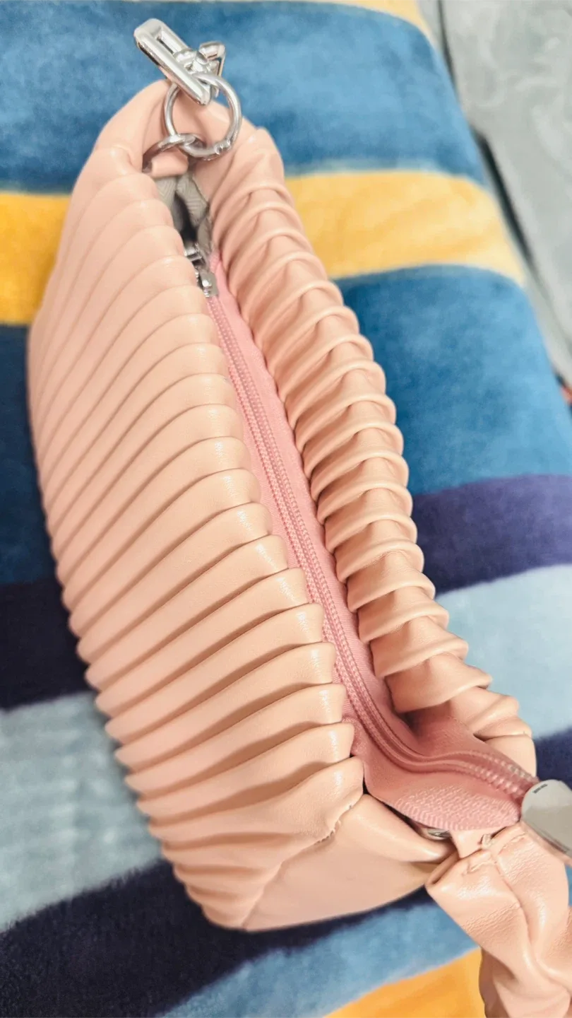 Pink Pleated Chain Shoulder Bag image indicator(3)