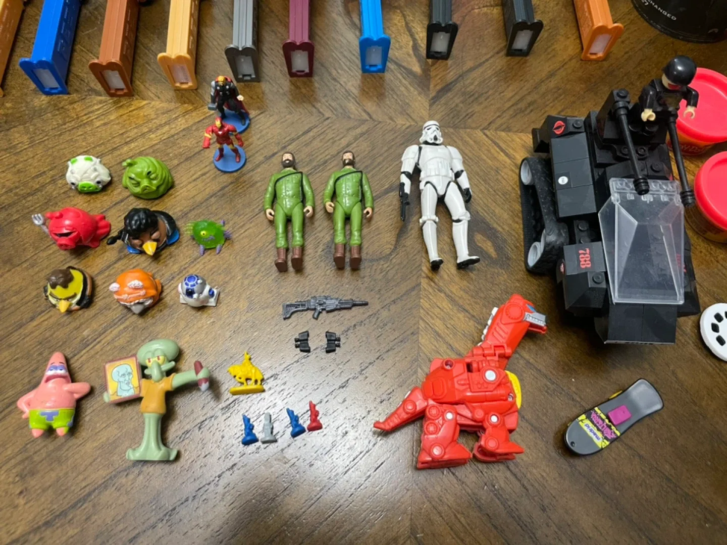 Mixed Lot of Toys image indicator(5)