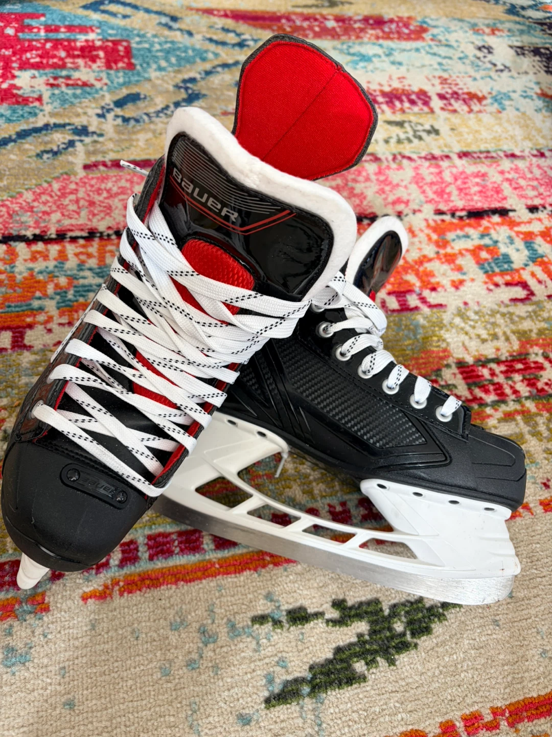 Women’s Bauer Hockey Skates - Size 9 like new - photo 2
