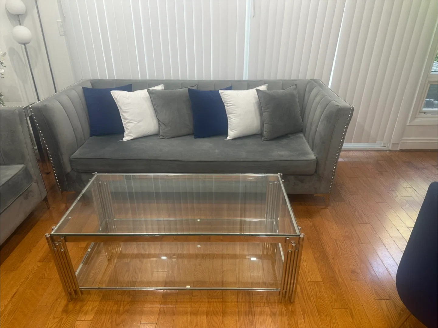 Glass Coffee Table with Chrome Legs image indicator(3)