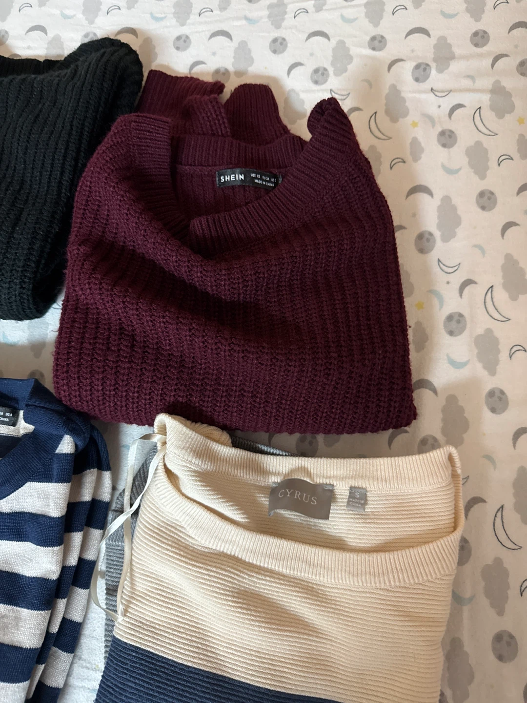 Bundle of Sweaters (Shein, Old Navy, Cyrus) - Size S - photo 3