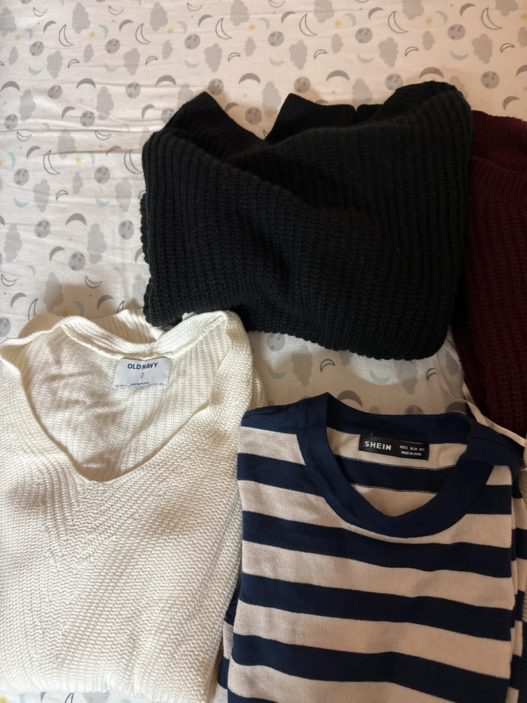 Bundle of Sweaters (Shein, Old Navy, Cyrus) - Size S - photo 2