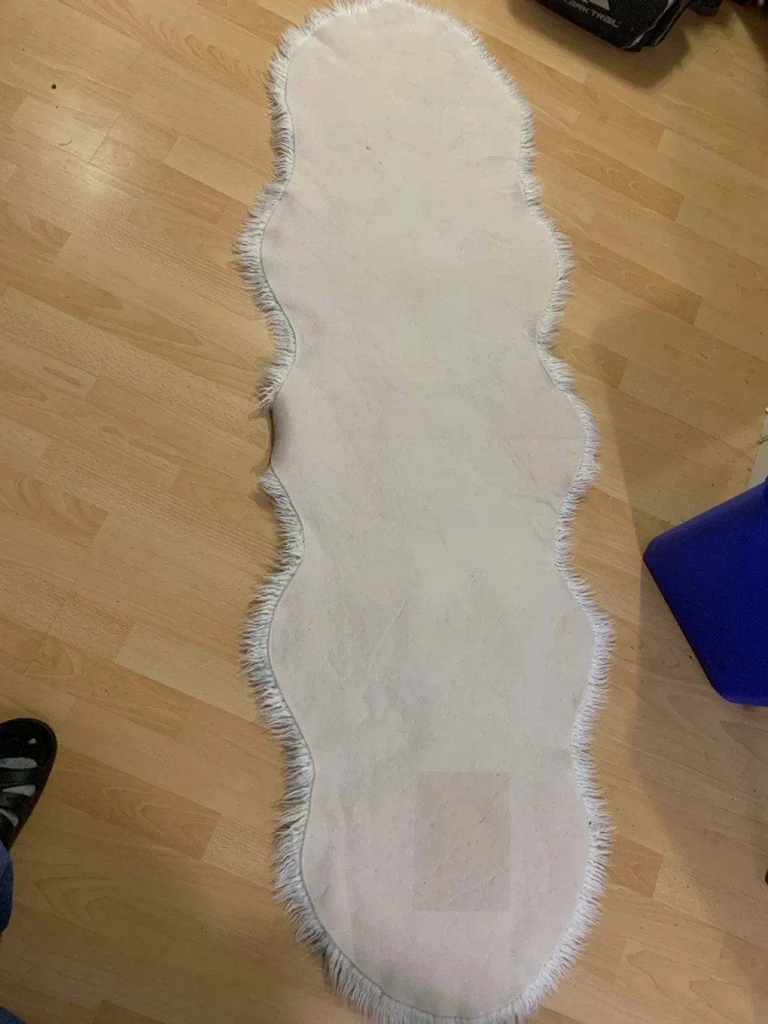 White Faux Sheepskin Rug image indicator(2)
