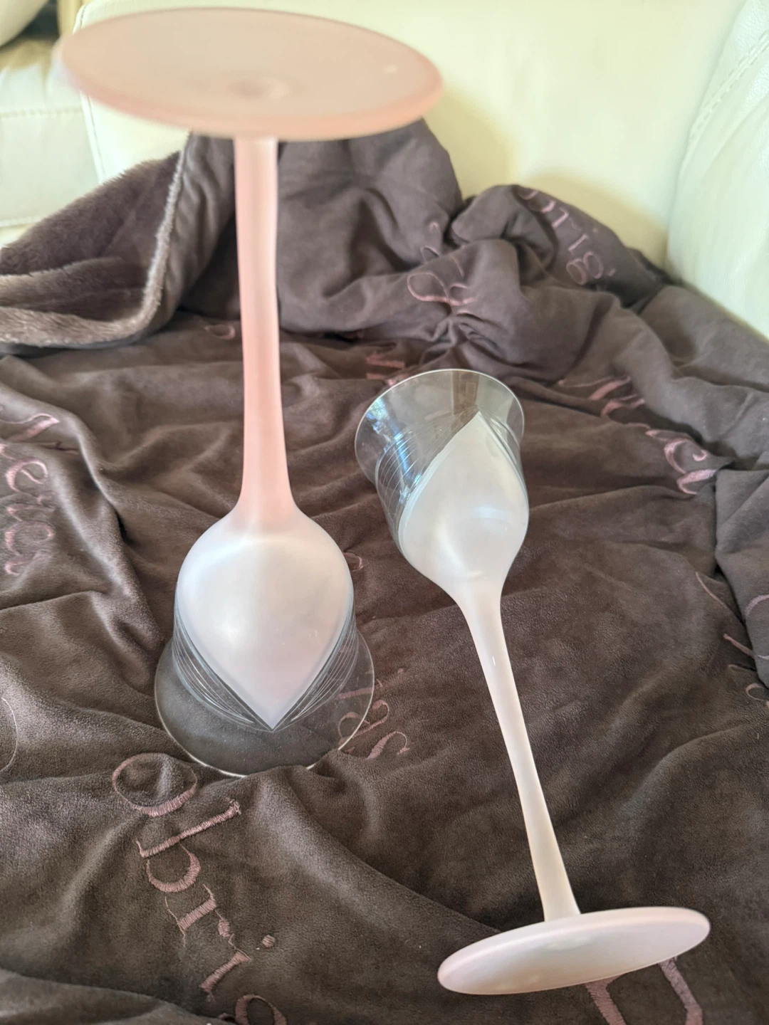Set of 2 Pink Stemmed Glasses - photo 2