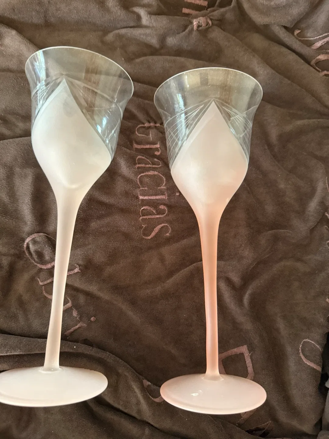 Set of 2 Pink Stemmed Glasses