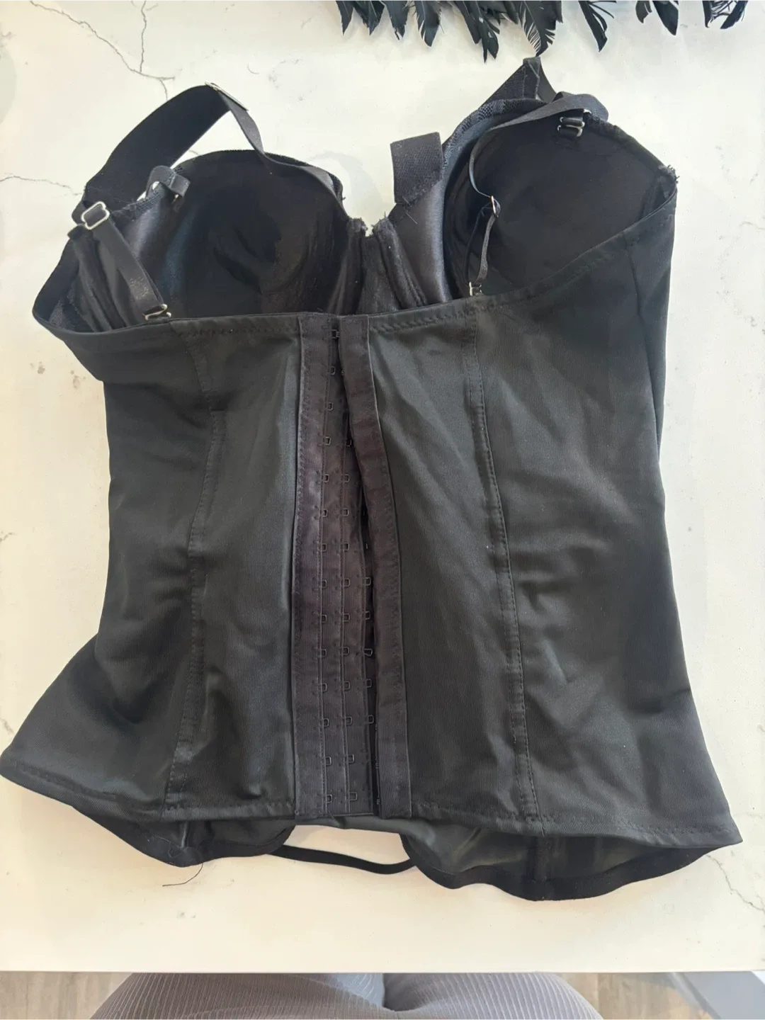 Black Corset and Feather Wings Costume image indicator(5)