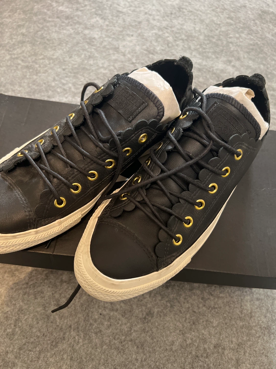 Converse Chuck Taylor All Star Black Leather Scallop US 8