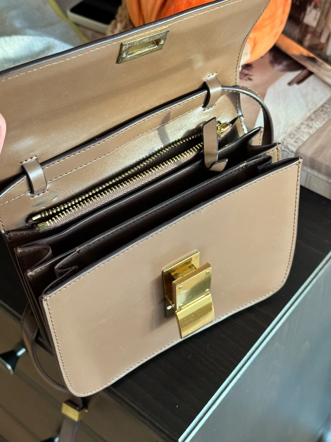 Elegant Taupe Crossbody Bag image indicator(5)
