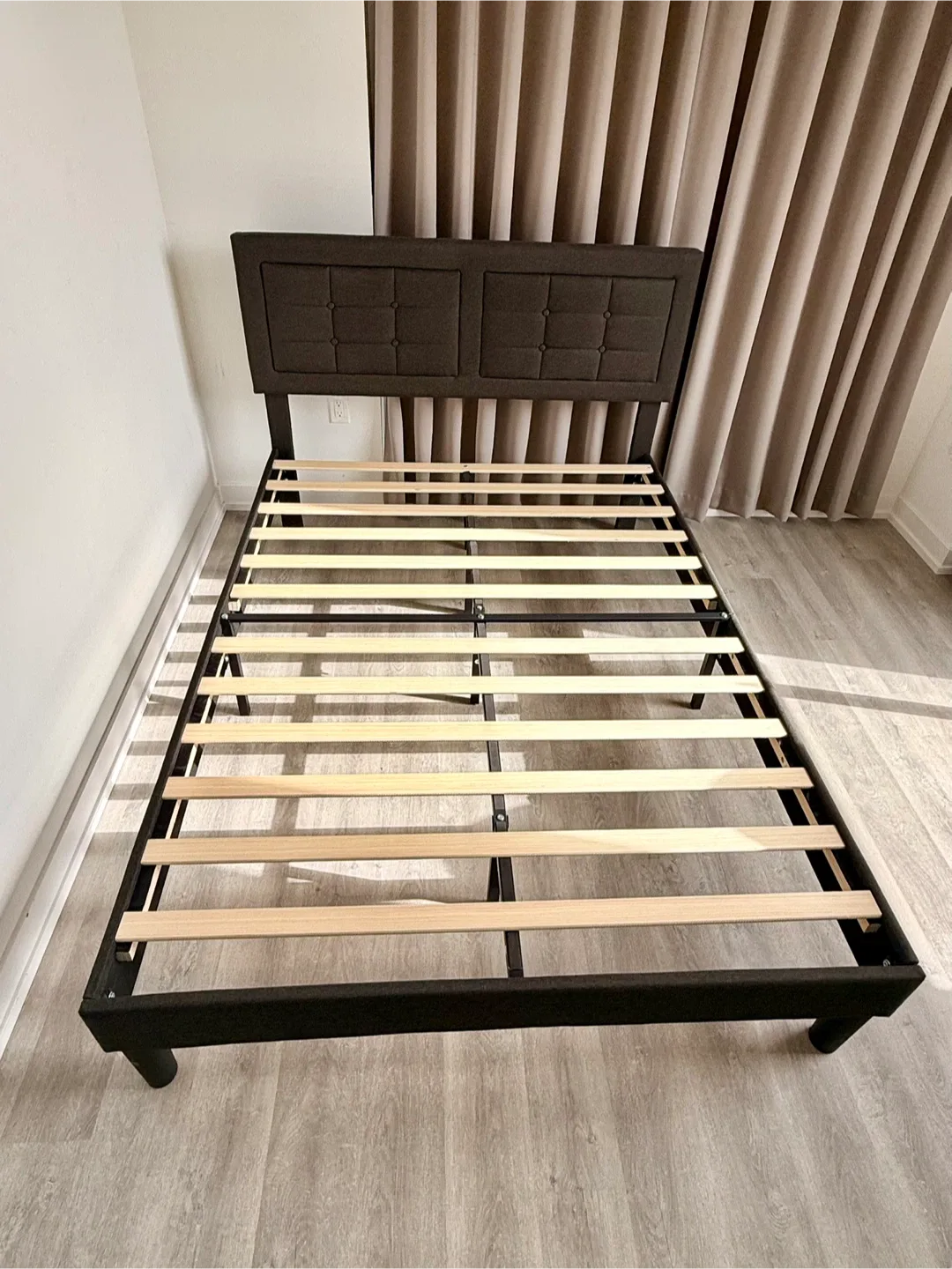 Double/Full Bed - Like New! thumbnail