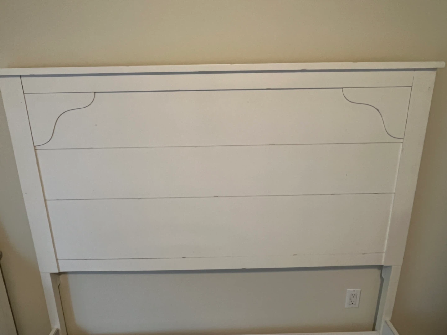 Wooden bed frame (Queen) - photo 4