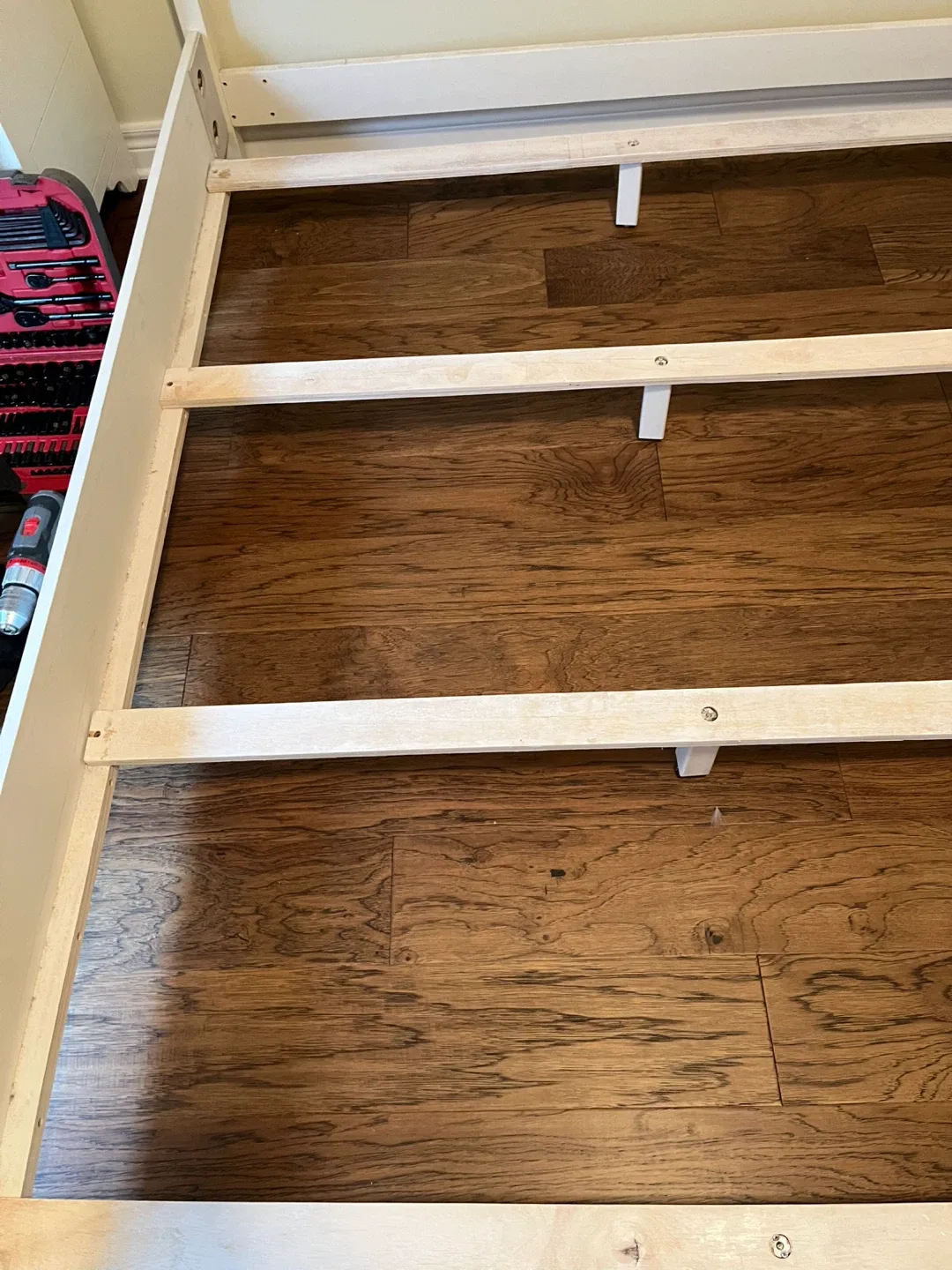 Wooden bed frame (Queen) image indicator(2)