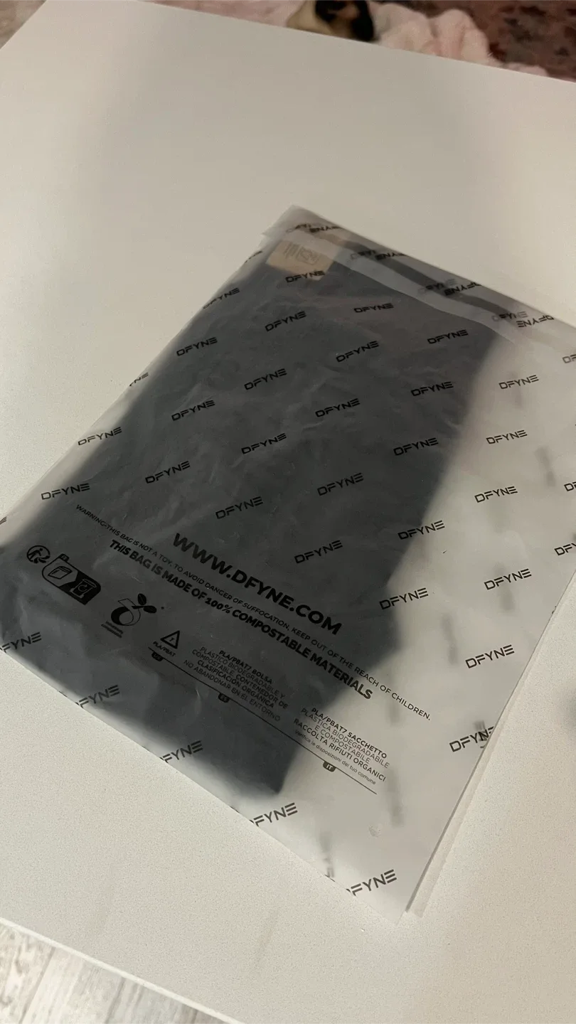 Brand New Dfyne Dynamic Black Short 4.5” - size xs image indicator(3)