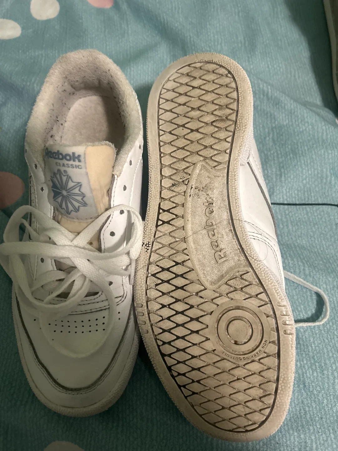 Reebok Classic White Sneakers image indicator(2)