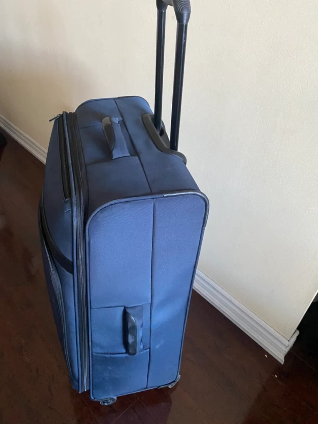 Large Tzaro Blue Rolling Suitcase image indicator(2)