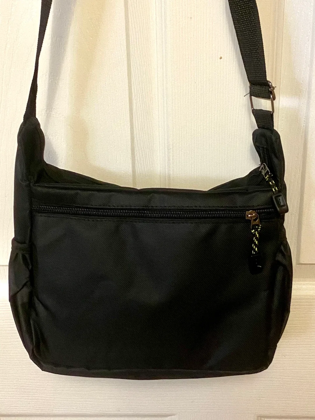 Staye Prof Black Messenger Bag image indicator(2)