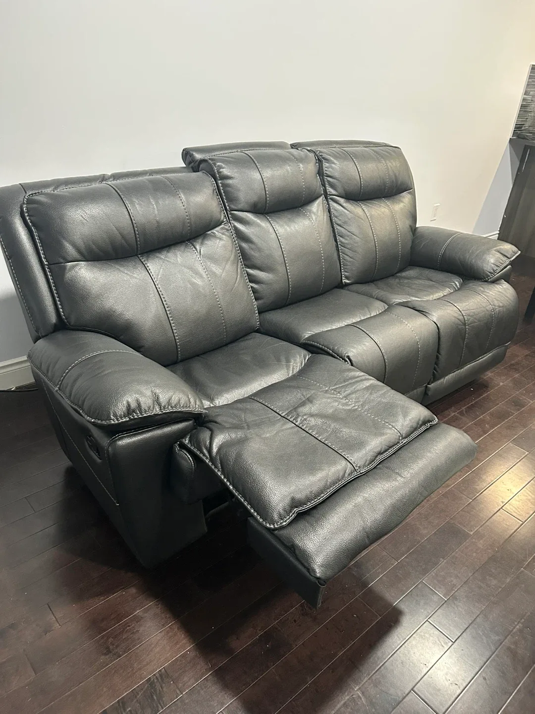 Black Reclining Sofa image indicator(4)