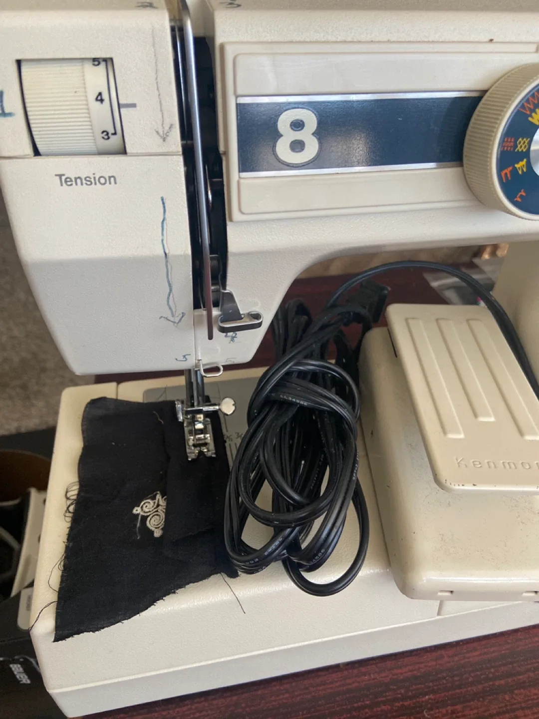 Kenmore Sewing Machine - Model 385.1254180 image indicator(2)