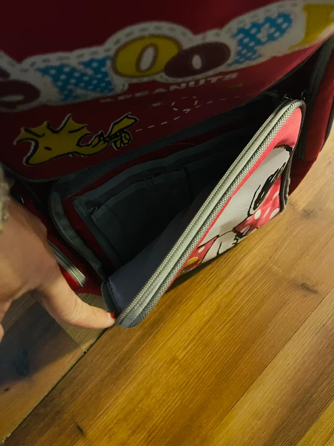 Snoopy & Peanuts Red Rolling Backpack image indicator(7)