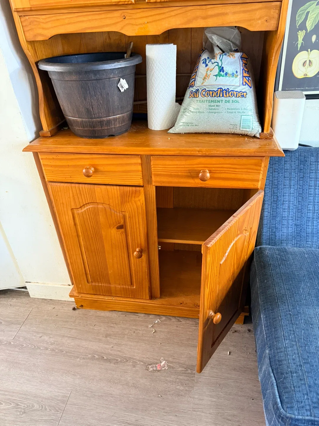 Wooden Hutch Cabinet image indicator(2)