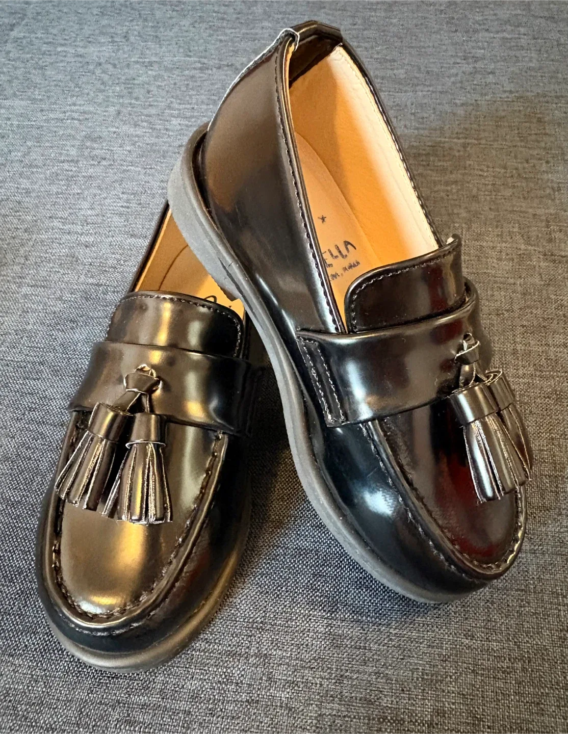 Classy Toddler Loafers: Size 6-7 (Unisex) Black & White