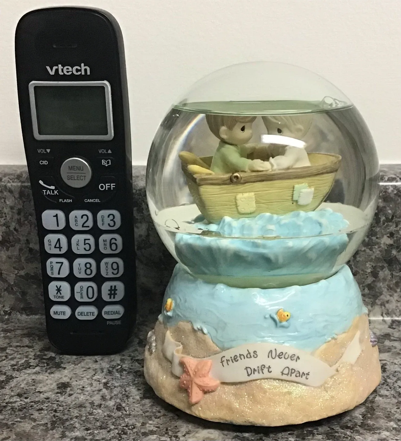 Precious Moments "Friends Never Drift Apart" Snow Globe image indicator(3)