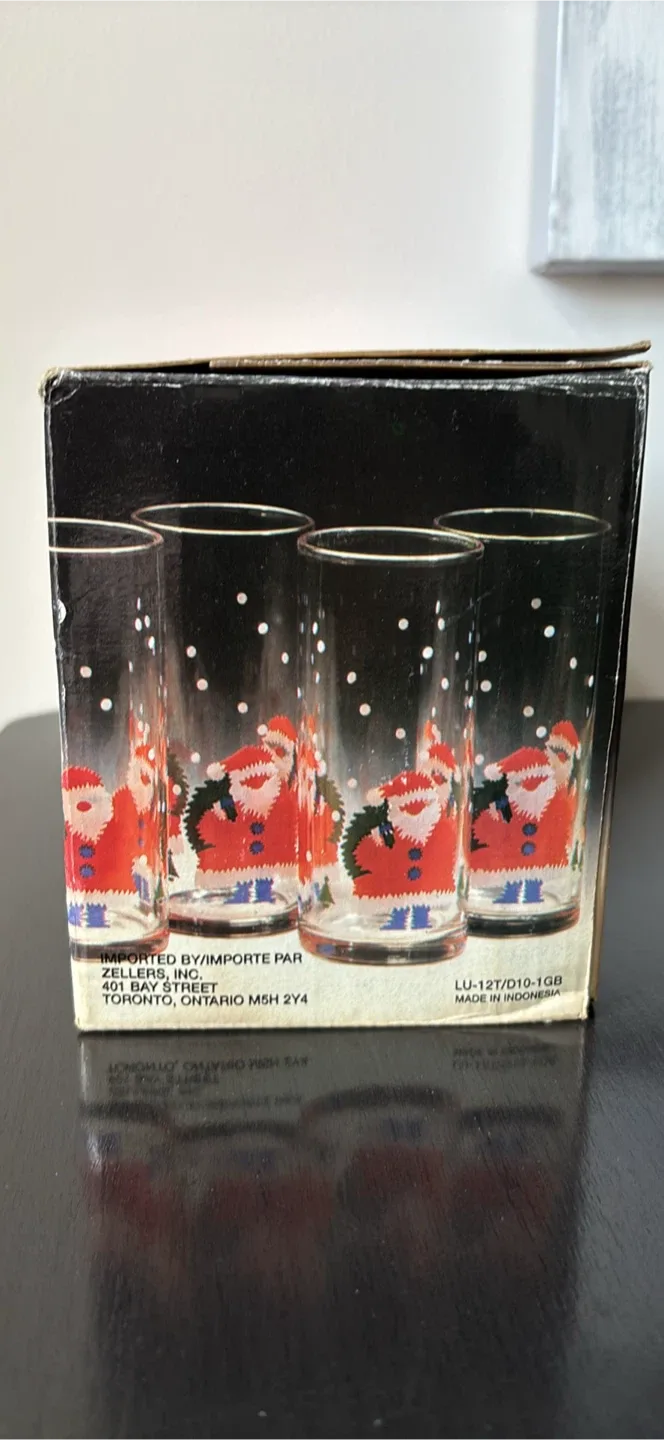 Vintage Santa Claus 10-Piece Tumbler Set - 12.5 oz image indicator(2)