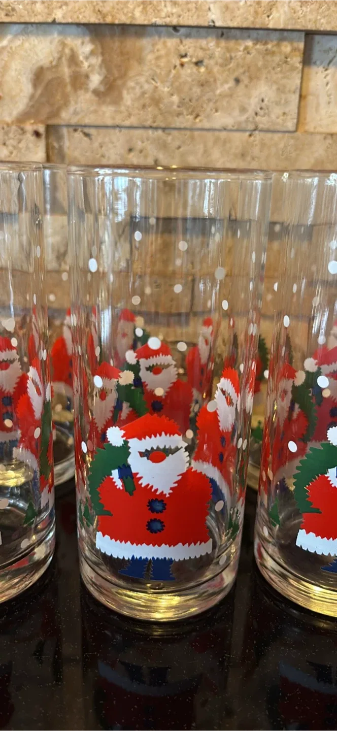 Vintage Santa Claus 10-Piece Tumbler Set - 12.5 oz image indicator(4)