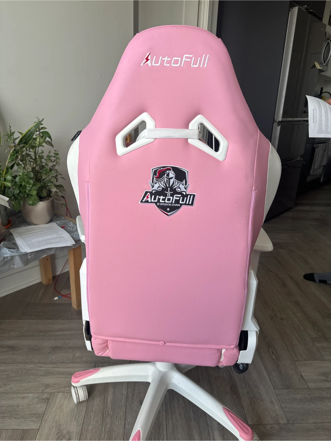AutoFull Pink Gaming Chair - photo 5