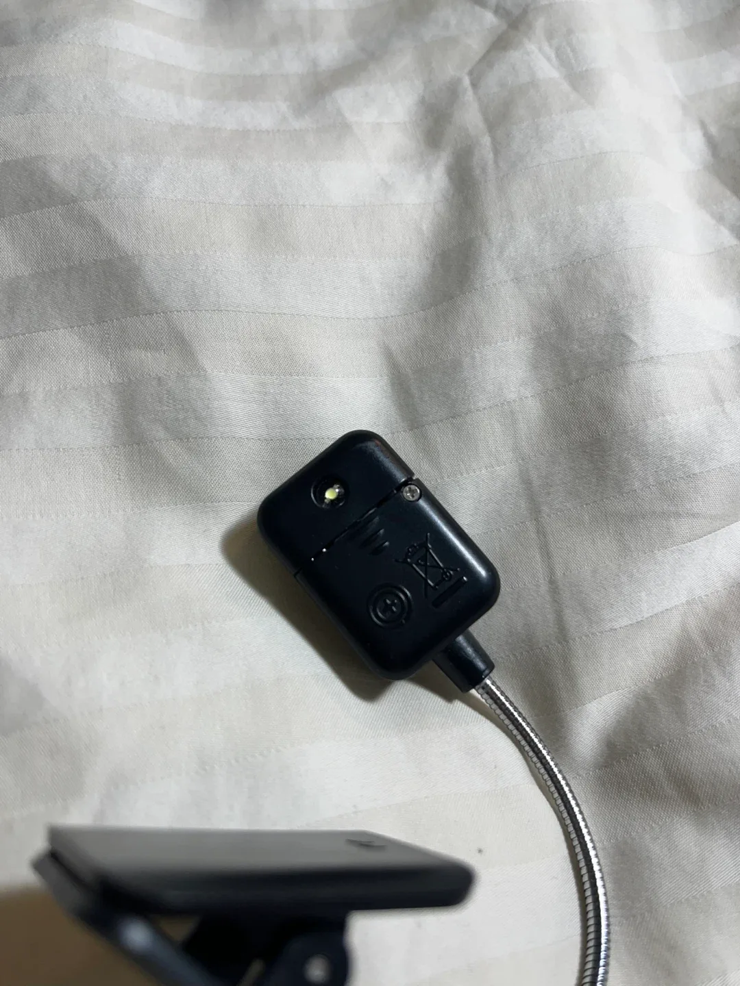 Clip-on Book Light - Black image indicator(4)