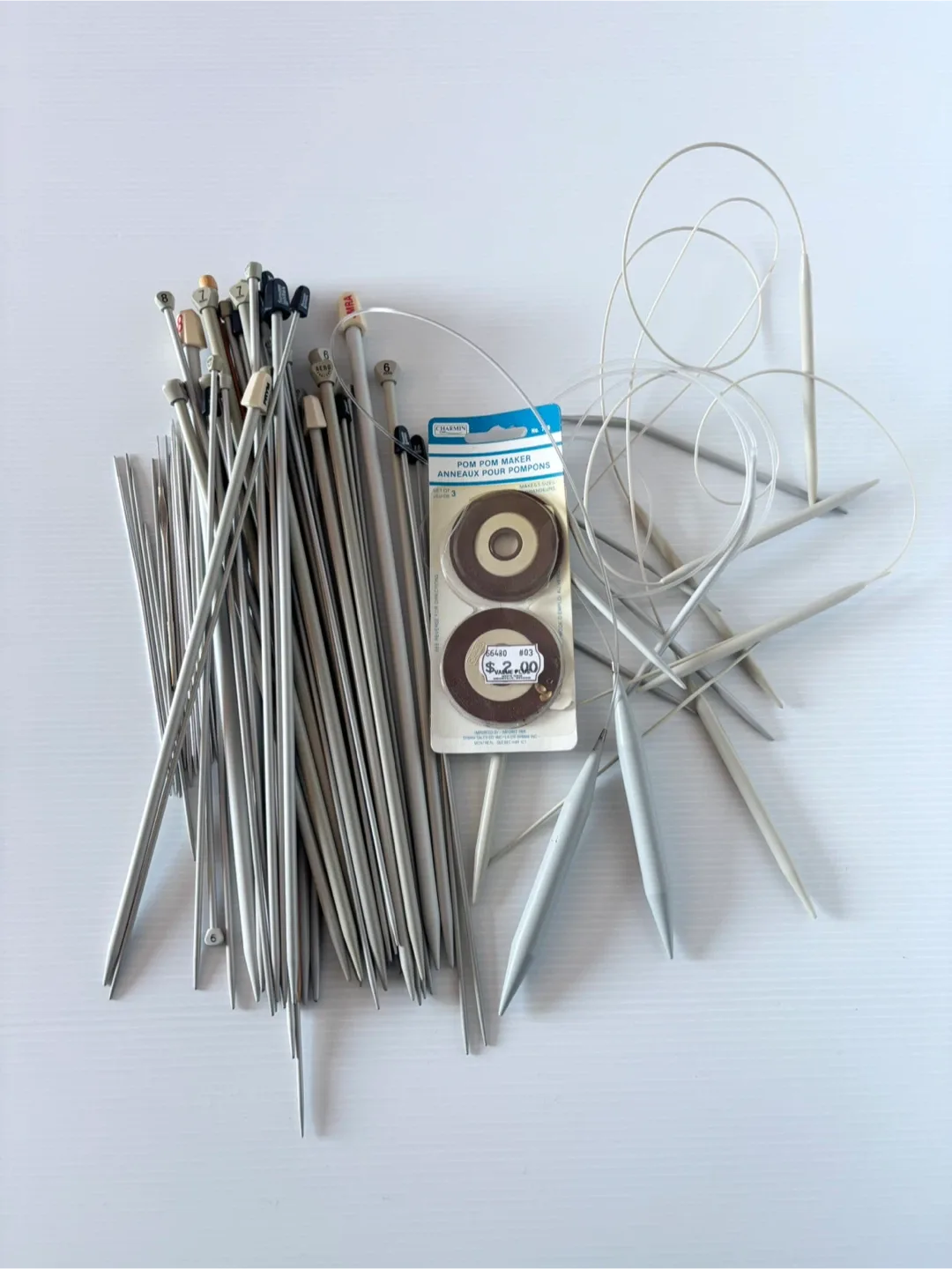 Knitting storage container and needles image indicator(2)