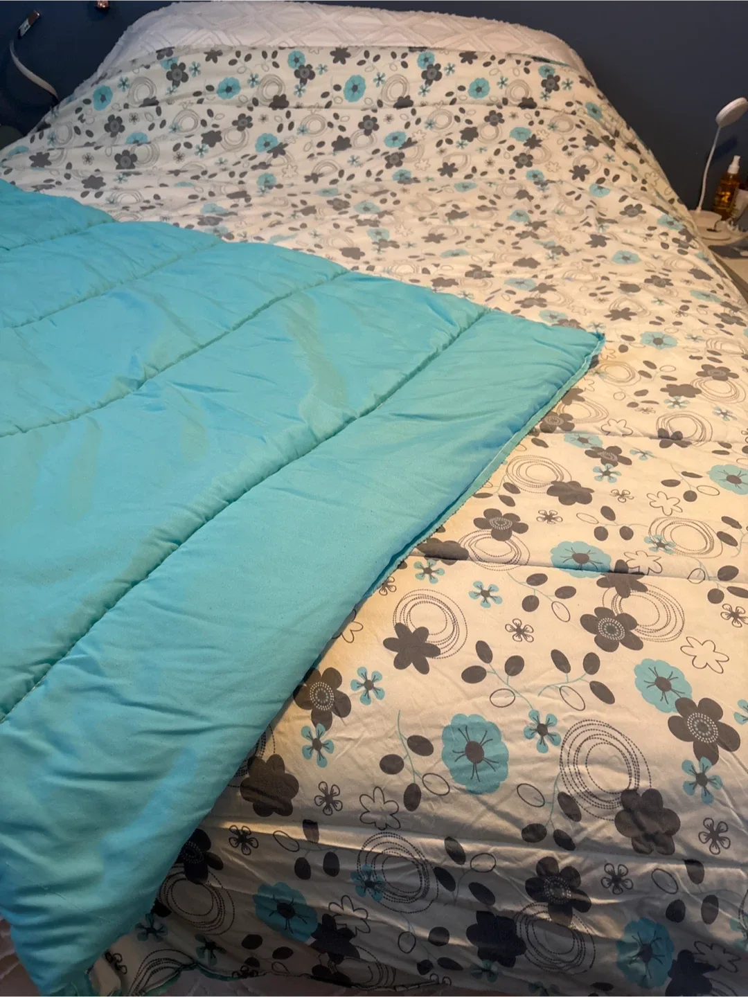 Floral Comforter thumbnail