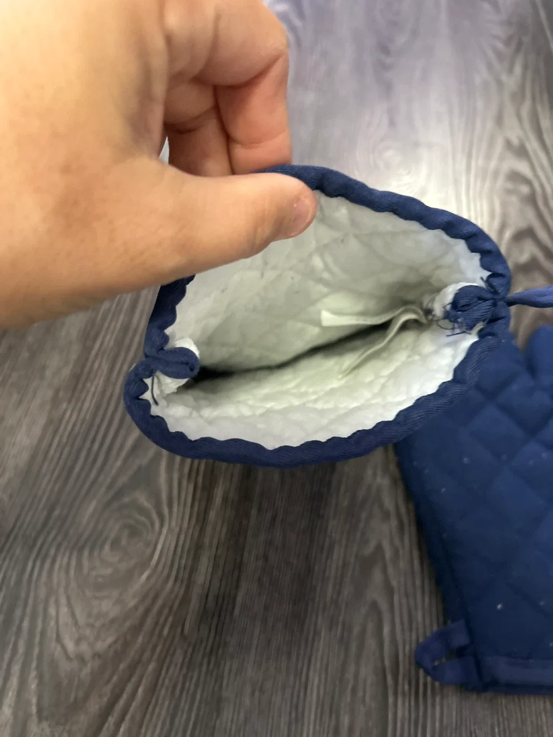 Blue oven mitts image indicator(3)