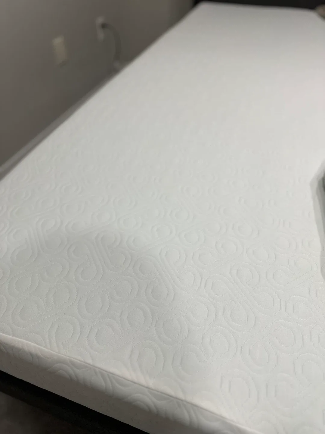 Sleep Country 7” Bloom Mattress - king size image indicator(3)