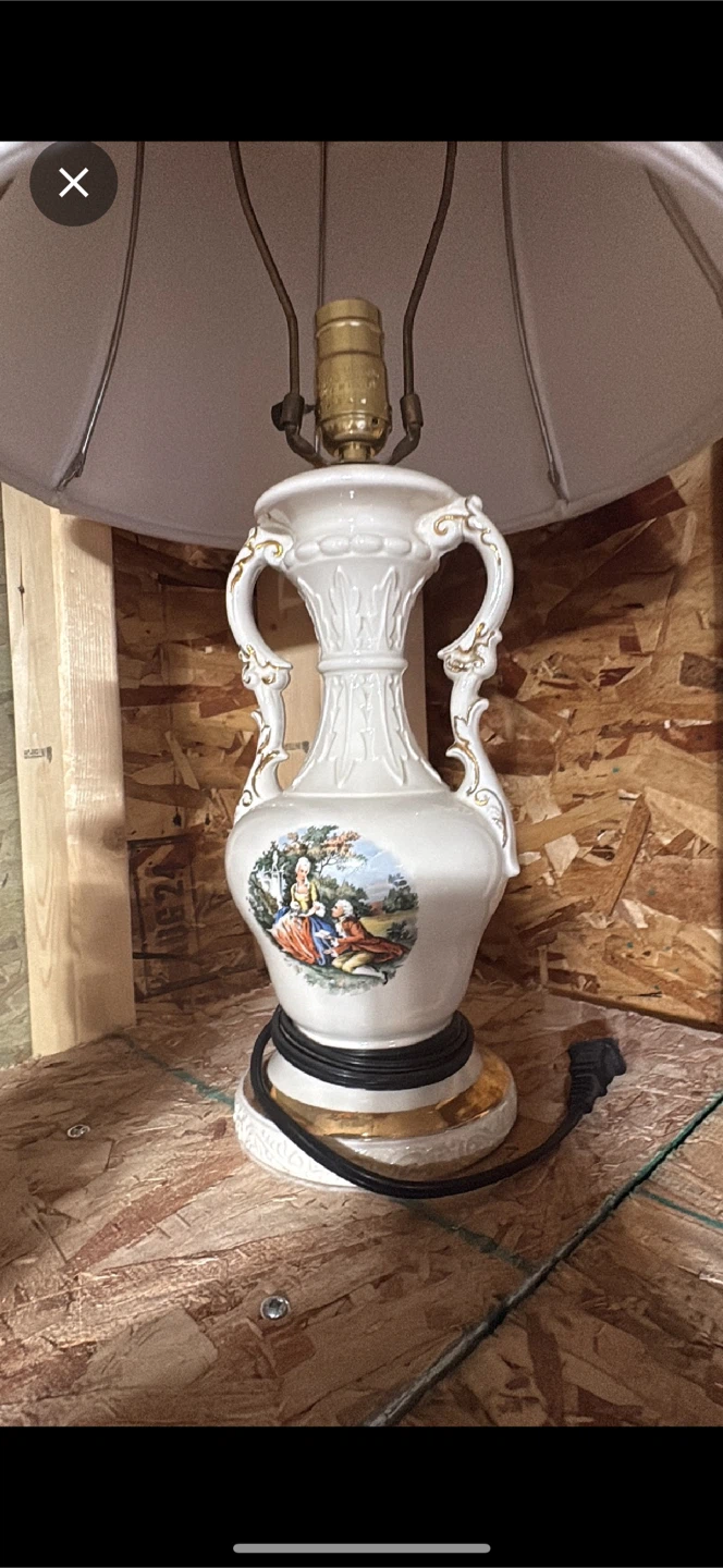 Vintage White & Gold Accent Lamp