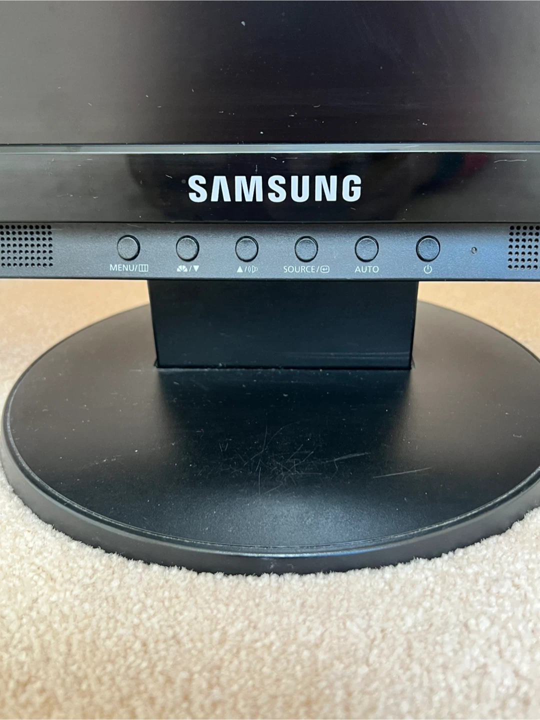 Samsung SyncMaster 2220WM 22” Monitor - photo 2