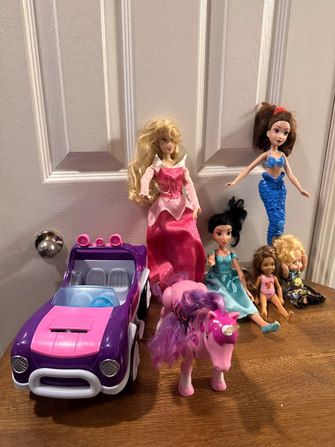 Disney Princess Dolls & Toy Car (b2)