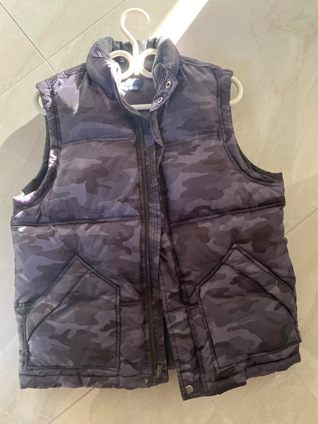 Gap Kids Camo Puffer Vest - Size XXL (14-16) image indicator(3)
