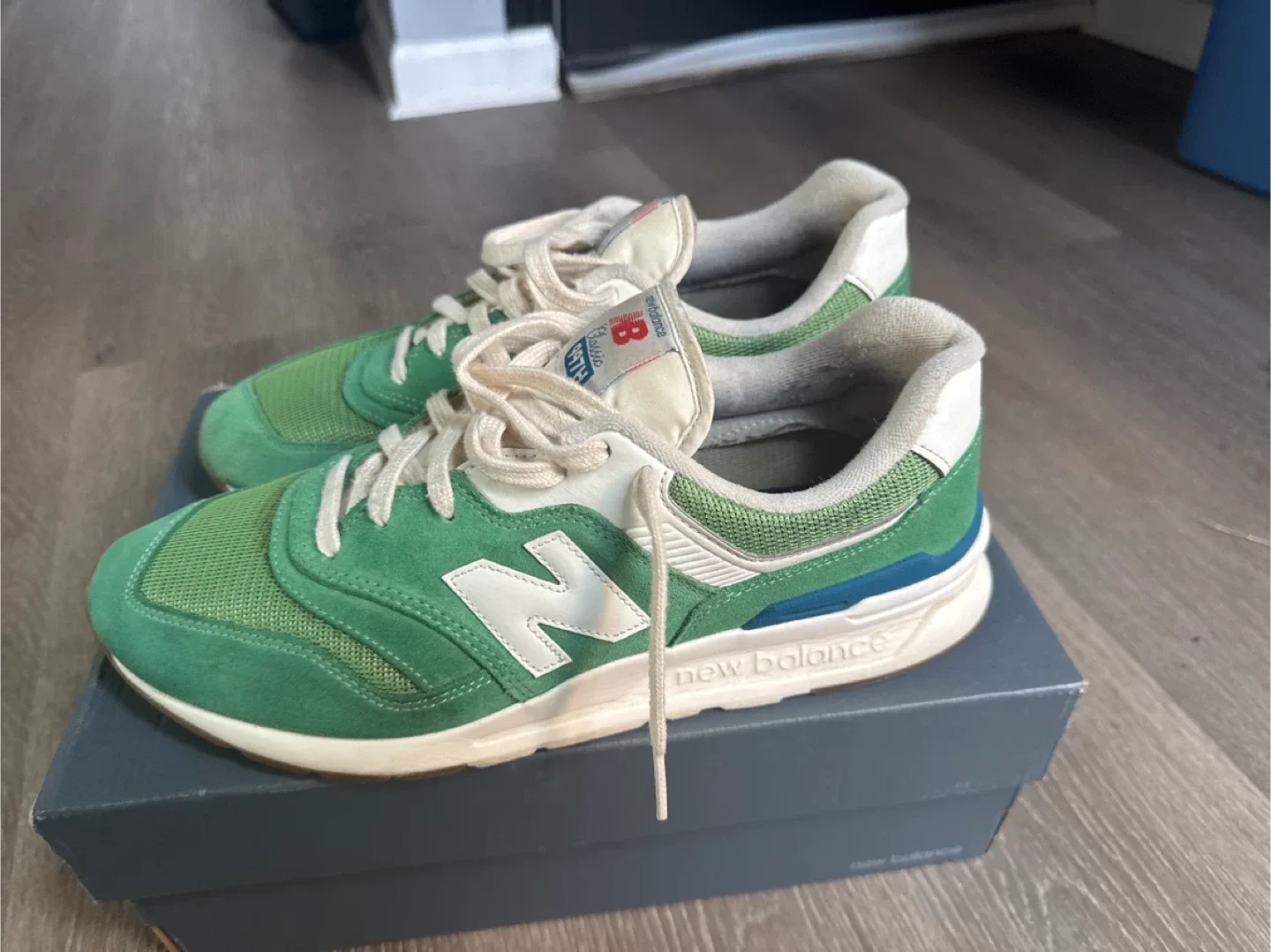 New Balance 997H Green Sneakers image indicator(2)