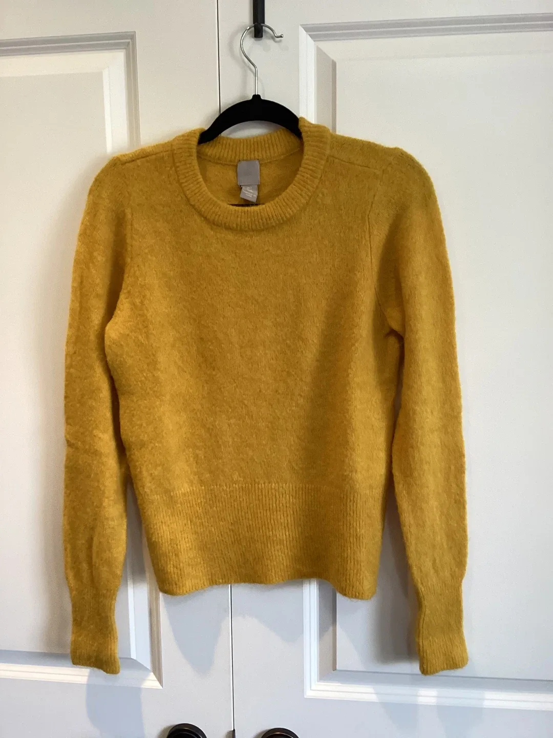 H&M SWEATER thumbnail