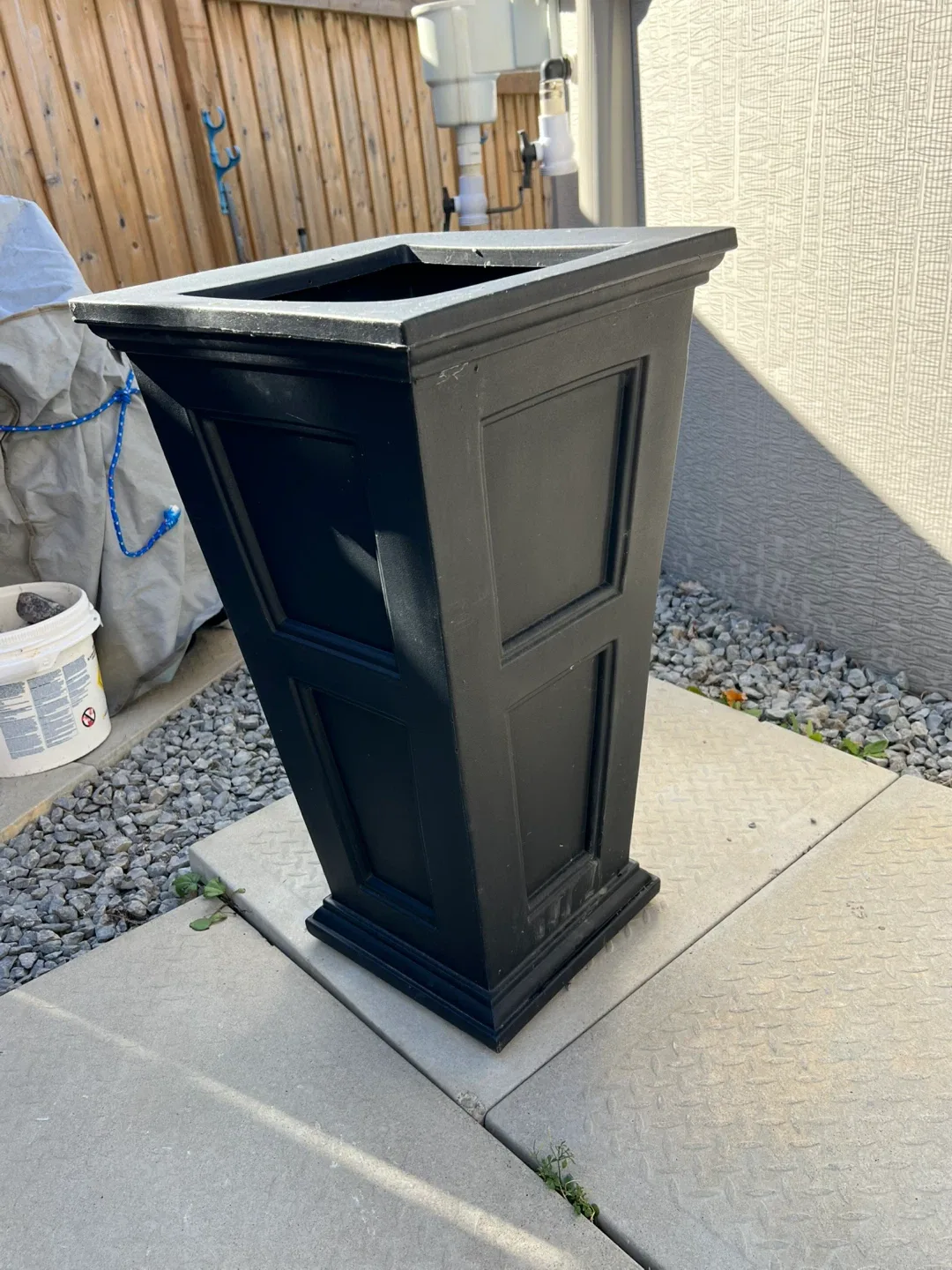 Black Outdoor Planter image indicator(2)