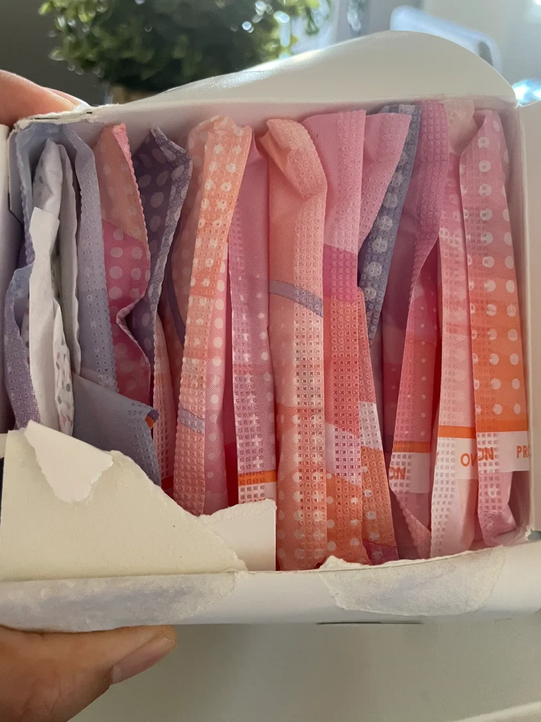 U by Kotex Balance Teen Pads, 24 count image indicator(2)