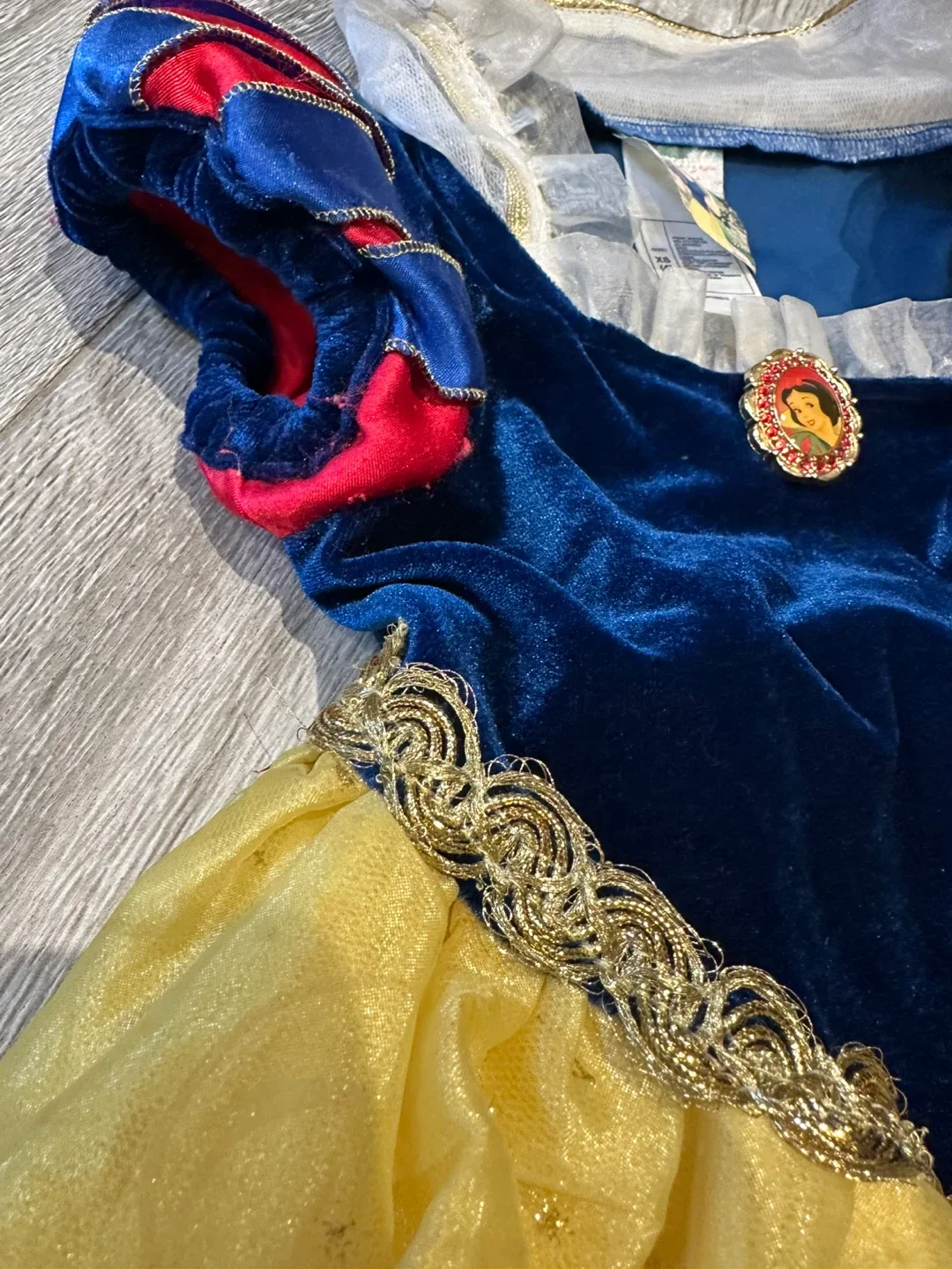 Disney Snow White Costume - Size XS (4) image indicator(4)