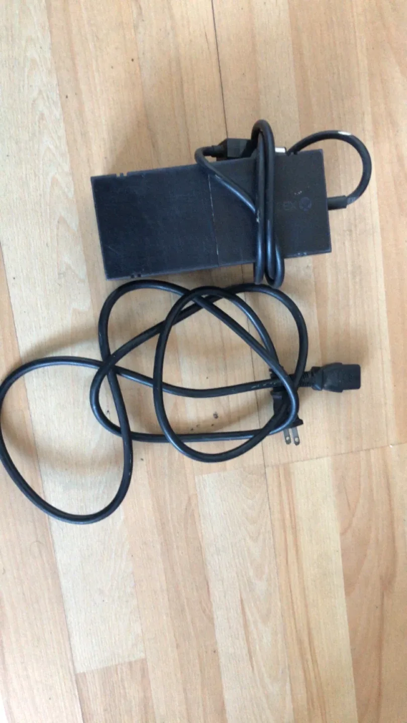 Xbox One S Console with Red Controller image indicator(3)