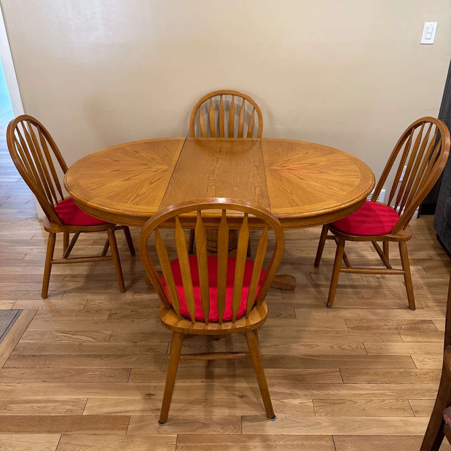 Oak Extendable Dining Table Set (CAN DELIVER) - photo 4