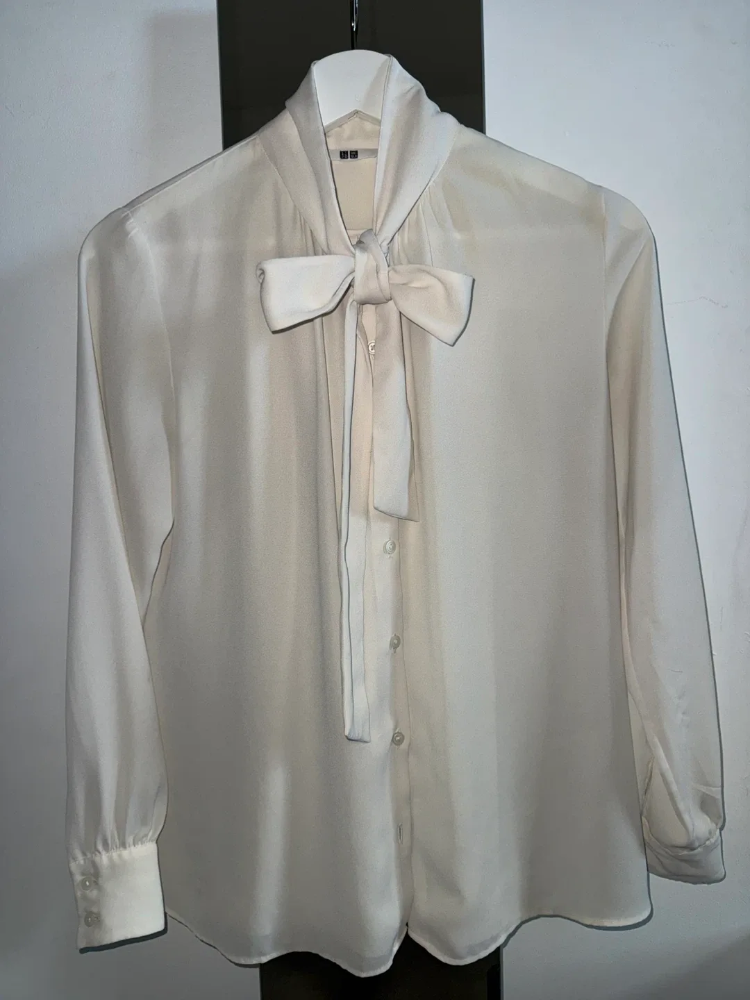 Uniqlo Cream Blouse with Tie, Size XS
