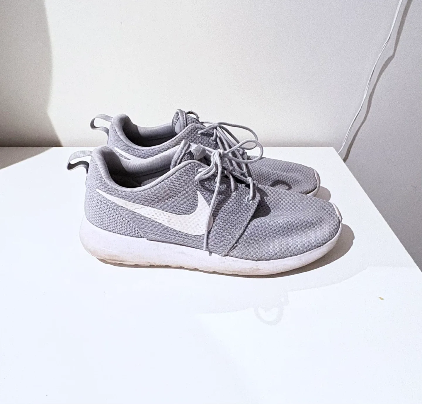 Nike Roshe One Grey Sneakers thumbnail